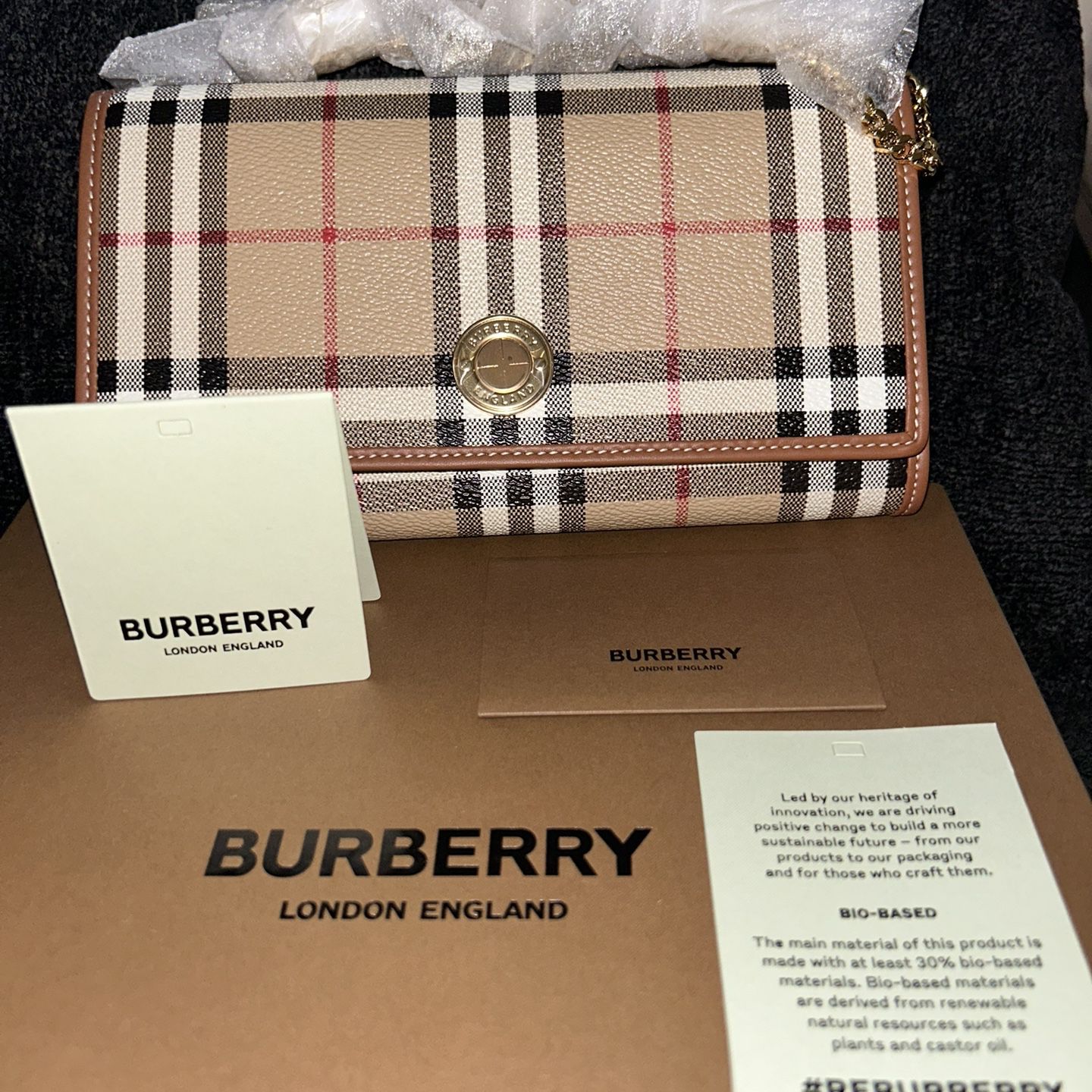 Burberry Wallet OBO for Sale in Santa Fe Springs, CA - OfferUp