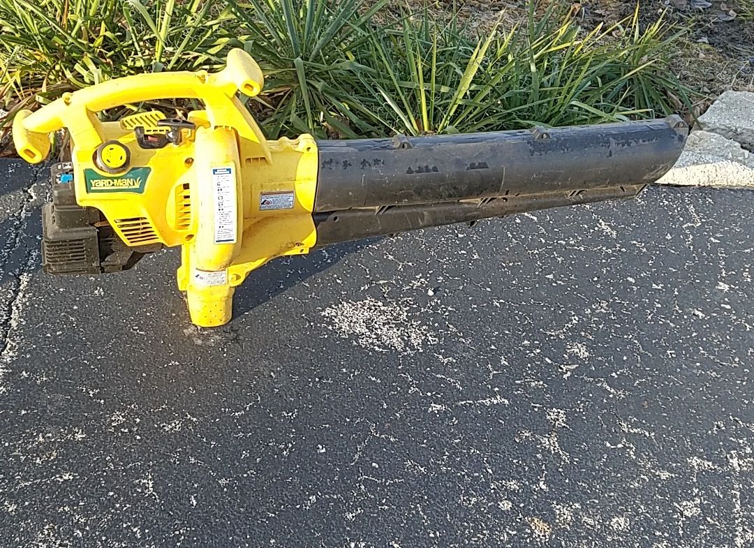 YARDMAN YM3100BV 2 STROKE GAS HANDHELD COMBO MULCHING YARD LEAF BLOWER & VAC