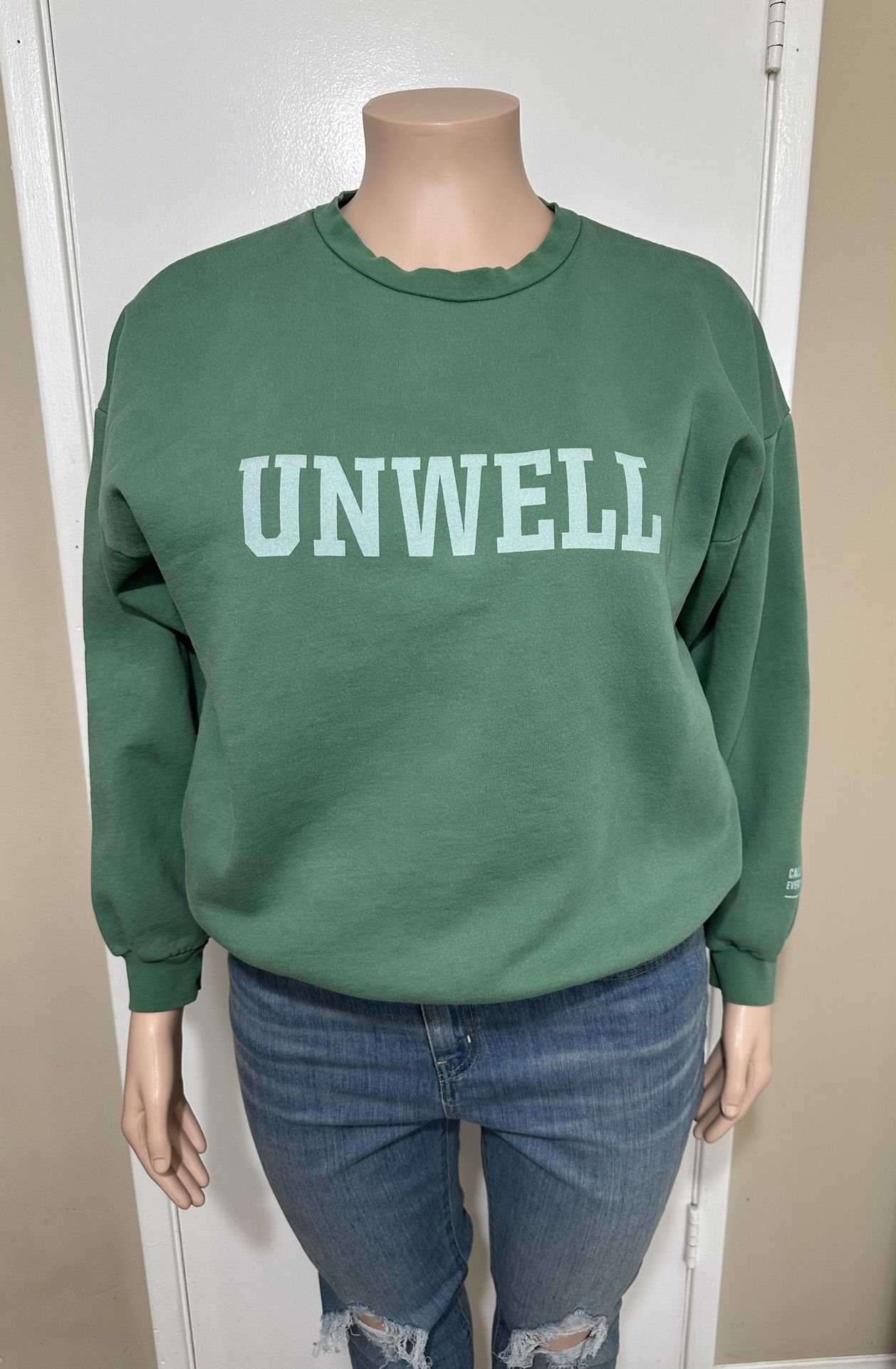 Unwell Call Her Daddy Women’s Green Pullover Sweatshirt Size Medium
