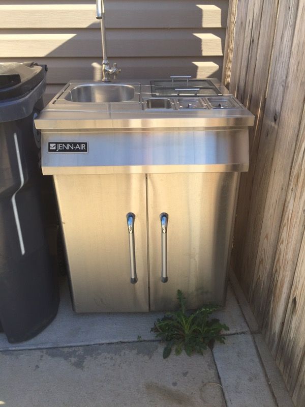Jenn air sink cart/ portable concession stand