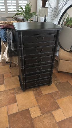 Sokid Wood Dresser