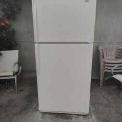 Refrigerator Roper by Whirlpool Corporation H 65" 1/4  D 29"1/8  W 29"1/2