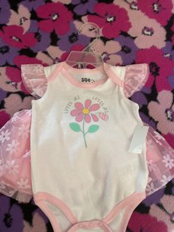 Baby girl clothes 6/9 months