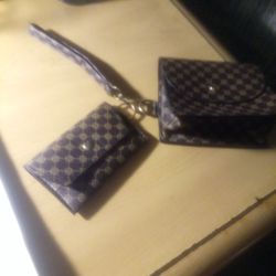 **$$BRAND NEW$$**LADIES WRIST BAG/TOTE WITH CARD/CASH WALLET AND WRIST STRAP. TIGHT SNAPPY BUTTON!!!!