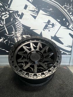 LOCK OFF ROAD,LUNATIC WHEELS 17” 6x139.7