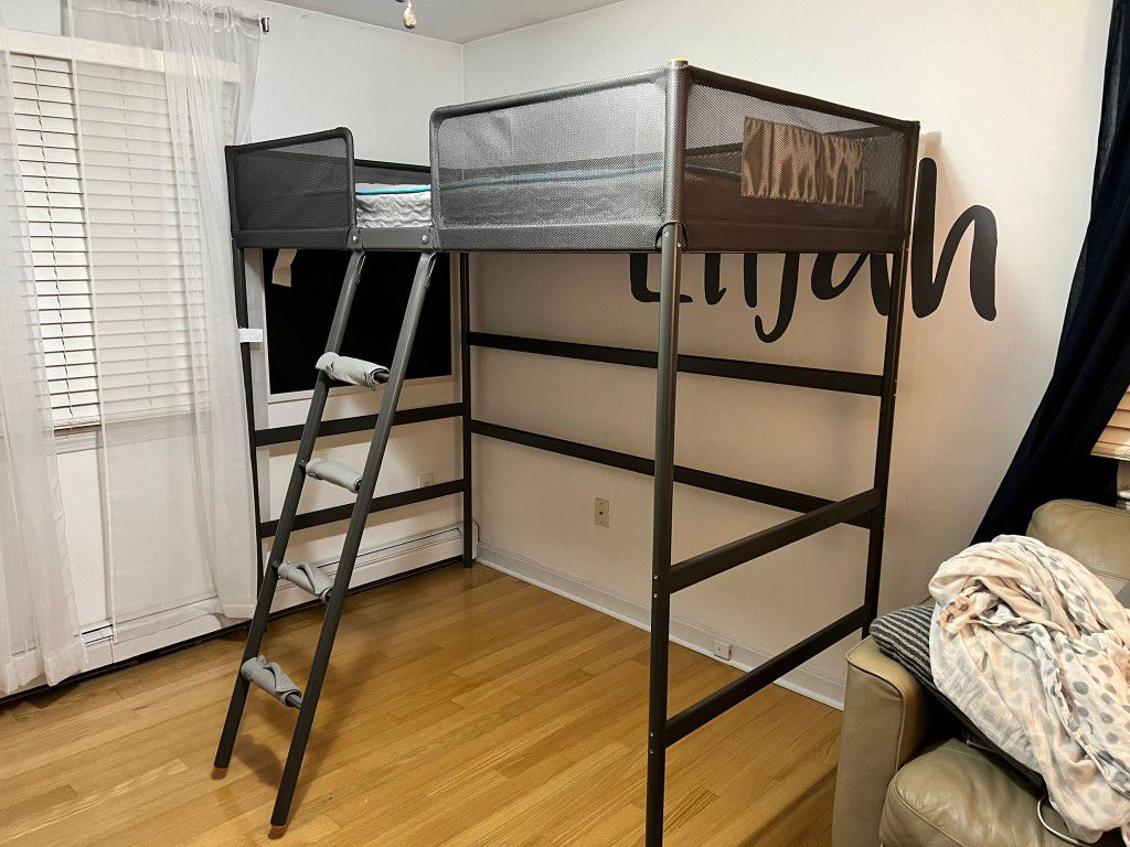 Bunk Bed (Twin)