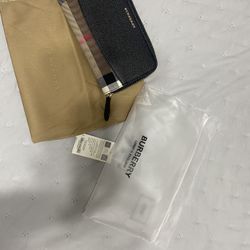 BURBERRY WALLET for Sale in Tulare, CA - OfferUp