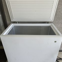 Chest  Freezer 7 Cu Foot