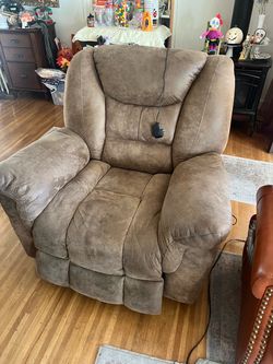 Lift recliner with massage and heat