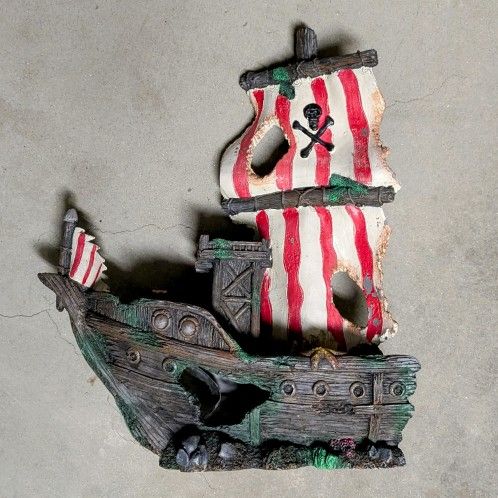 Aquarium Fish Tank Pirate Ship Decor