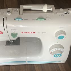 Singer Sewing Machine - No Pedal