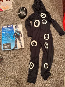 Boy costume size M(8/10)