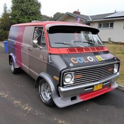 1973 Dodge B100 Van.