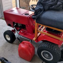 1983 Murray Tractor 