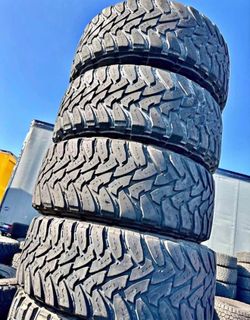 35x12.50/18 toyo Selling a set of 4 tires in excellent condition 🫡