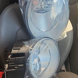 Brand New 2006 Volkswagen Beetle Headlights