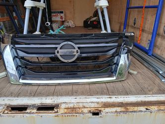 Nissan Pathfinder grill assembly $60