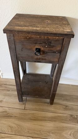 Side table/nightstand