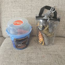 Plastic Safari Animals And Shark Bucket 