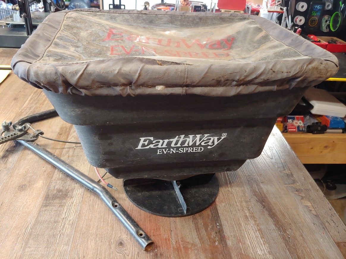 Earthway Spreader