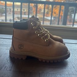 Timberland boots, size 9C, gently used and in fantastic condition. Hardly worn, with plenty of life left. A solid pair of boots at a great price!