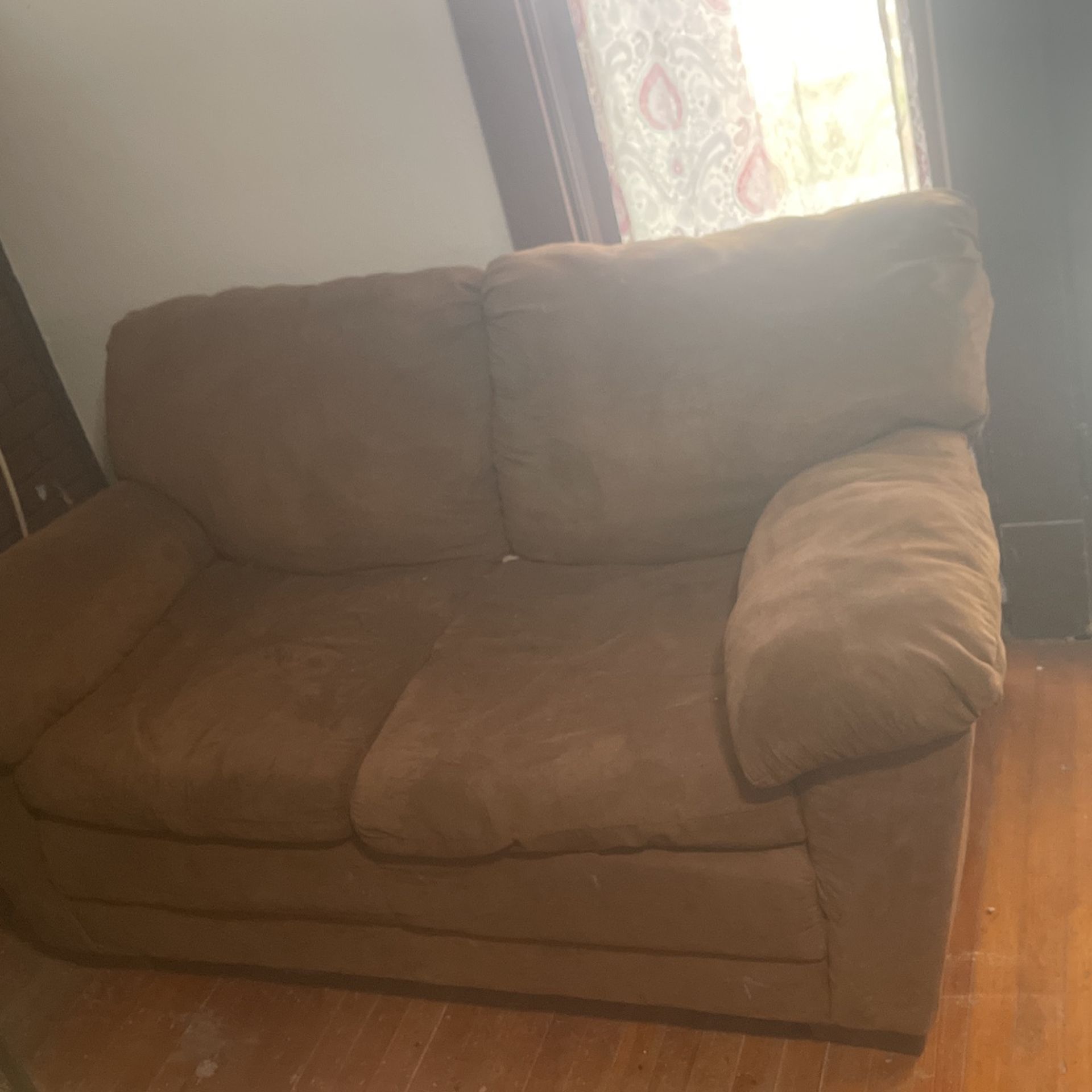 Free Love Seat