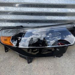 2020-2022 Ford Explorer Headlight Oem 