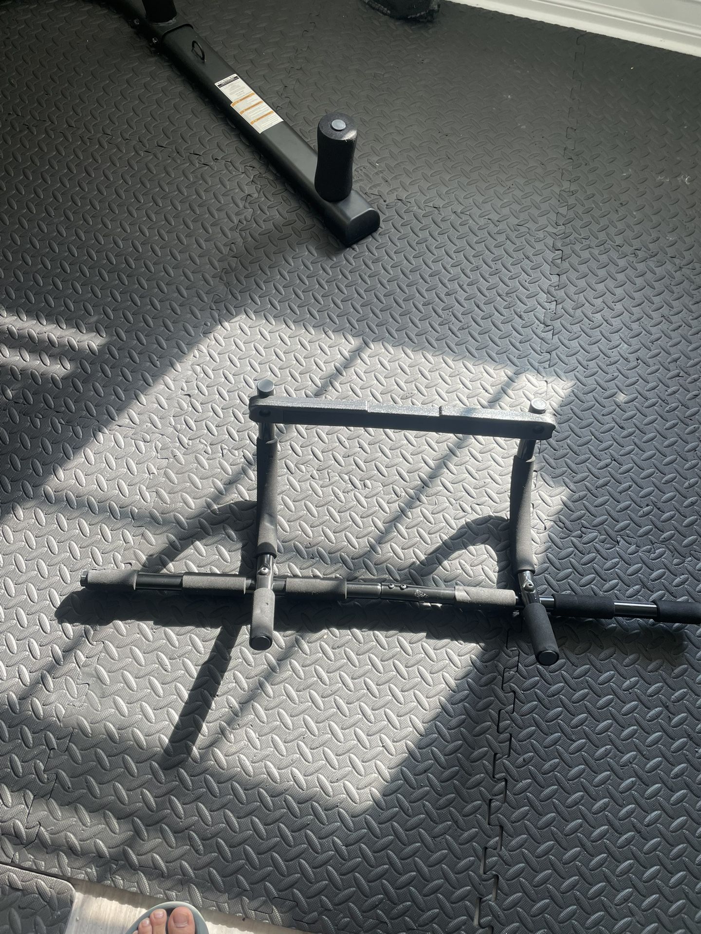 Pull Up Bar 