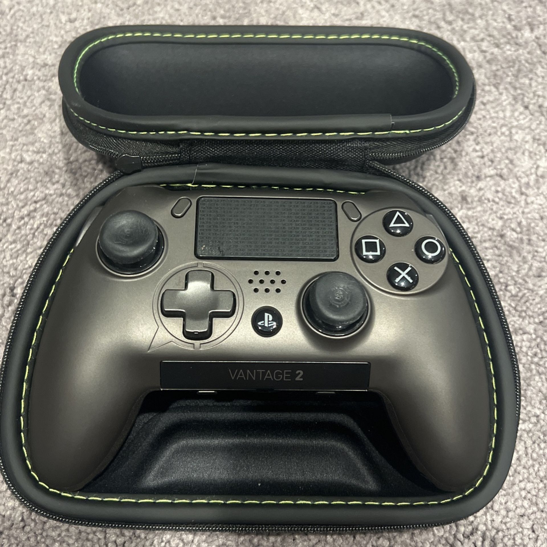 SCUF VANTAGE 2 CONTROLLER WITH CHARGER AND BOX