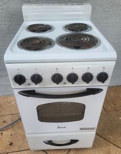 20 inch wide stove In good condition