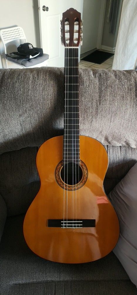 YAMAHA

C40

Made in Indonesia

YAMAHA CORPORATION