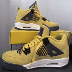 AIR JORDAN 4 RETRO