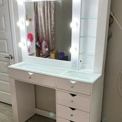 Vanity’s All On Sale 🔥🔥