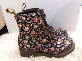 Doc Martens Page Boot sz 6L