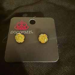 Paparazzi jewelry accessories. Earrings