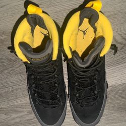 Air Jordan 9 Retro ‘Dark Charcoal University Gold’