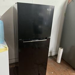 24 Inch Magic Chef Refrigerator 
