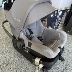 ✨ Nuna PIPA Infant Car Seat with Base ✨