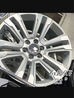 Level up your truck or SUV with a fresh set of 22s! 🛞🔥 ​⚡ Size: 22" 💥 Bolt Pattern: 6x139.7 (6x5.5) 🛻 Fits: Chevy Silverado/Tahoe, GMC Sierra/Yuko