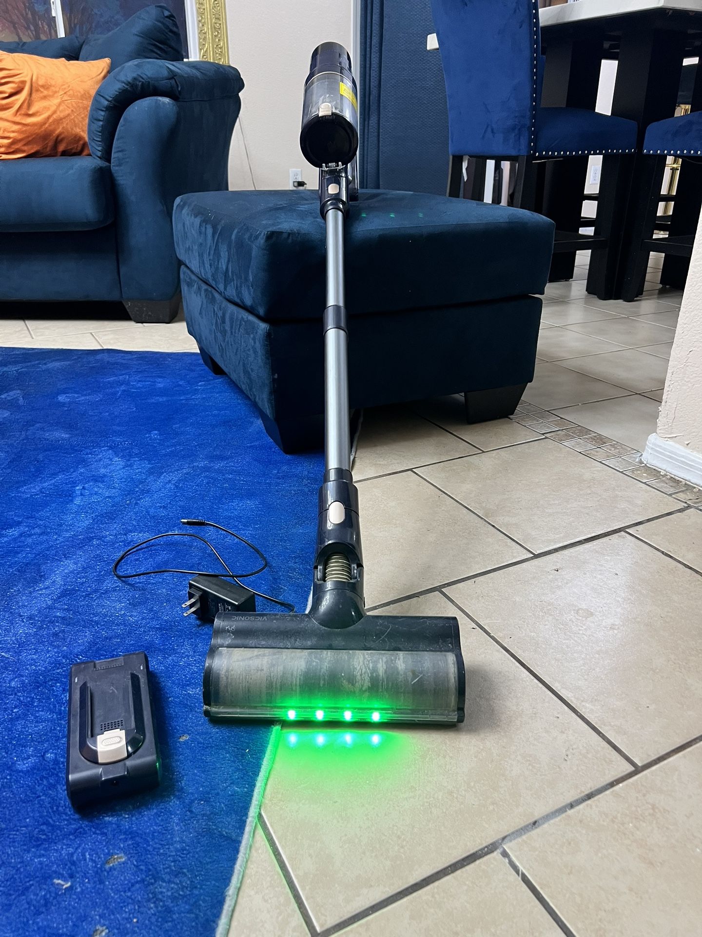 VICSONIC VACUUM w/ 2 BATTERIES