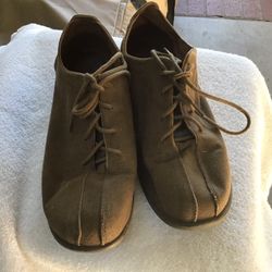Crocs Men Size 11 Ventura Casual Oxford Shoe Tan Lace Up Sneaker