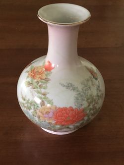 Shaddy Mino China JGI Japan Porcelain Vase  Chrysanthemums and Butterflies with gold trim -