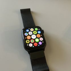 Apple Watch Series 5 Aluminum Cellular 