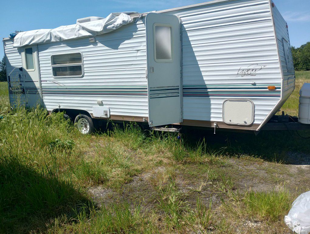 2004 Travel Trailer Great Condition 