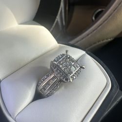 Make Her Cry with this Engagement/Wedding Ring 