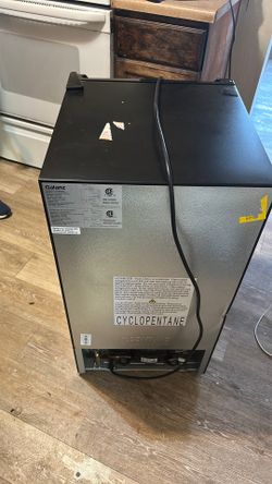 Mini fridge