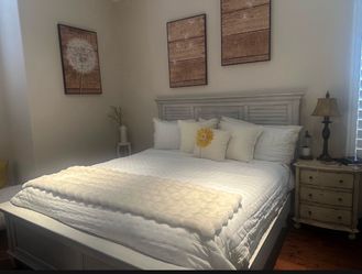 Very nice Small dresser/ bedside table— scripps Ranch area