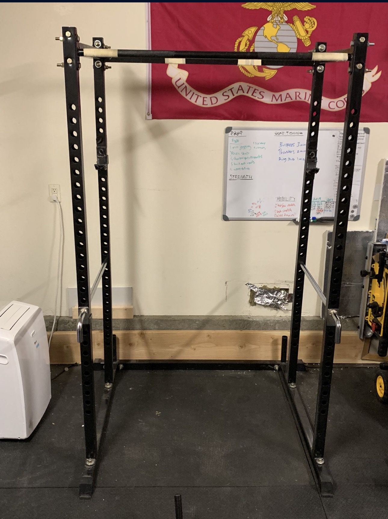 Squat Rack With Dip Bars