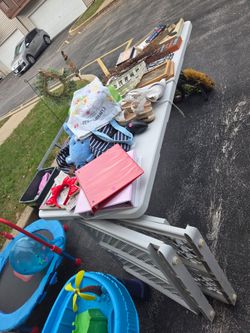 Cheaper then the dollar store. 😃 everything must go. LAST DAY
