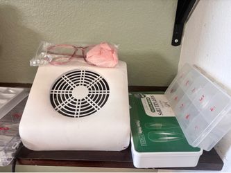 nail dust collector and nails tips